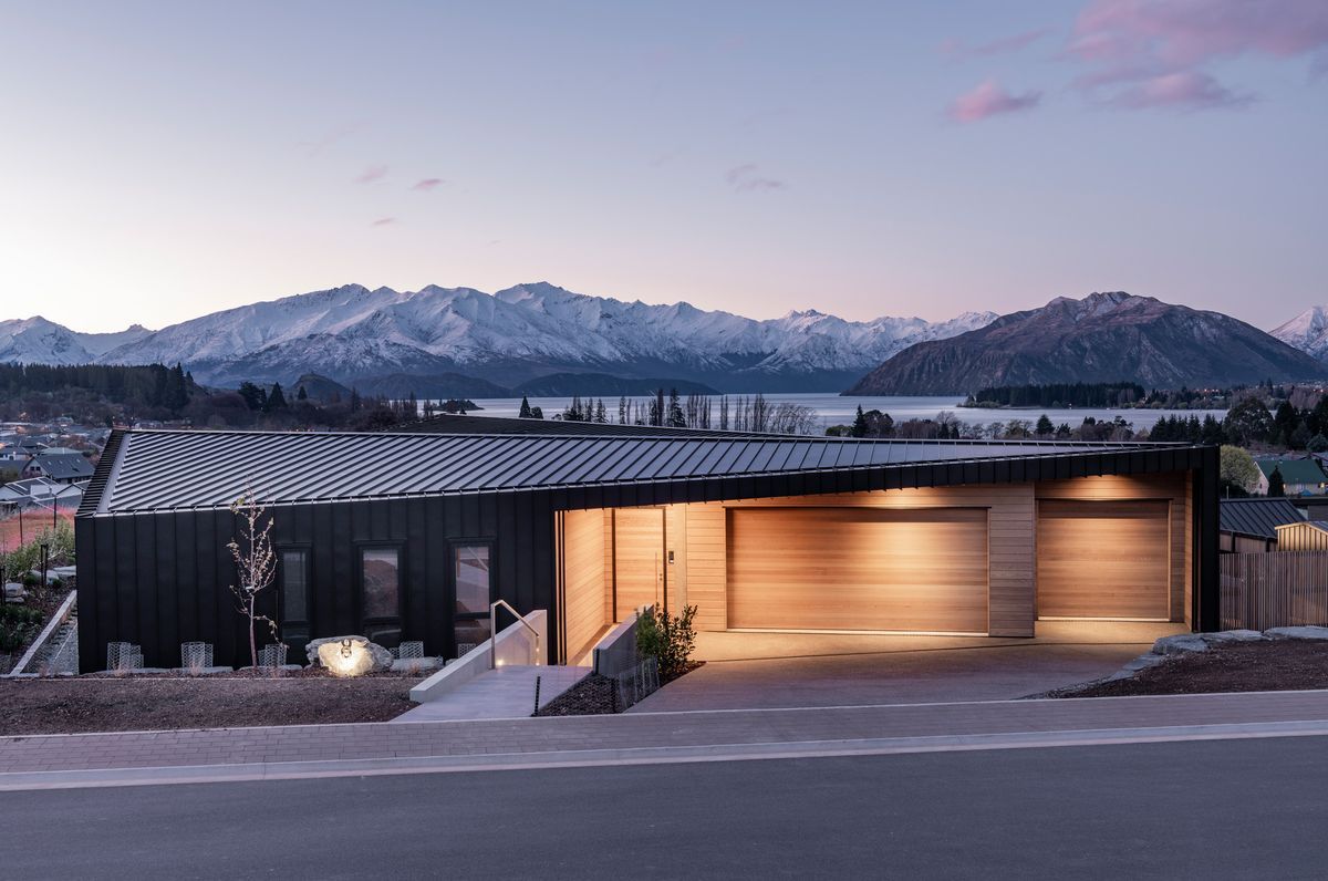 Lake Wanaka house: an abode that perfectly balances shelter and views