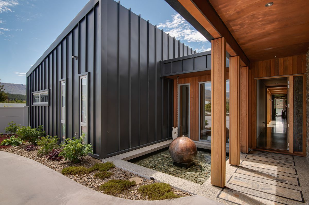 Cromwell Lakehouse