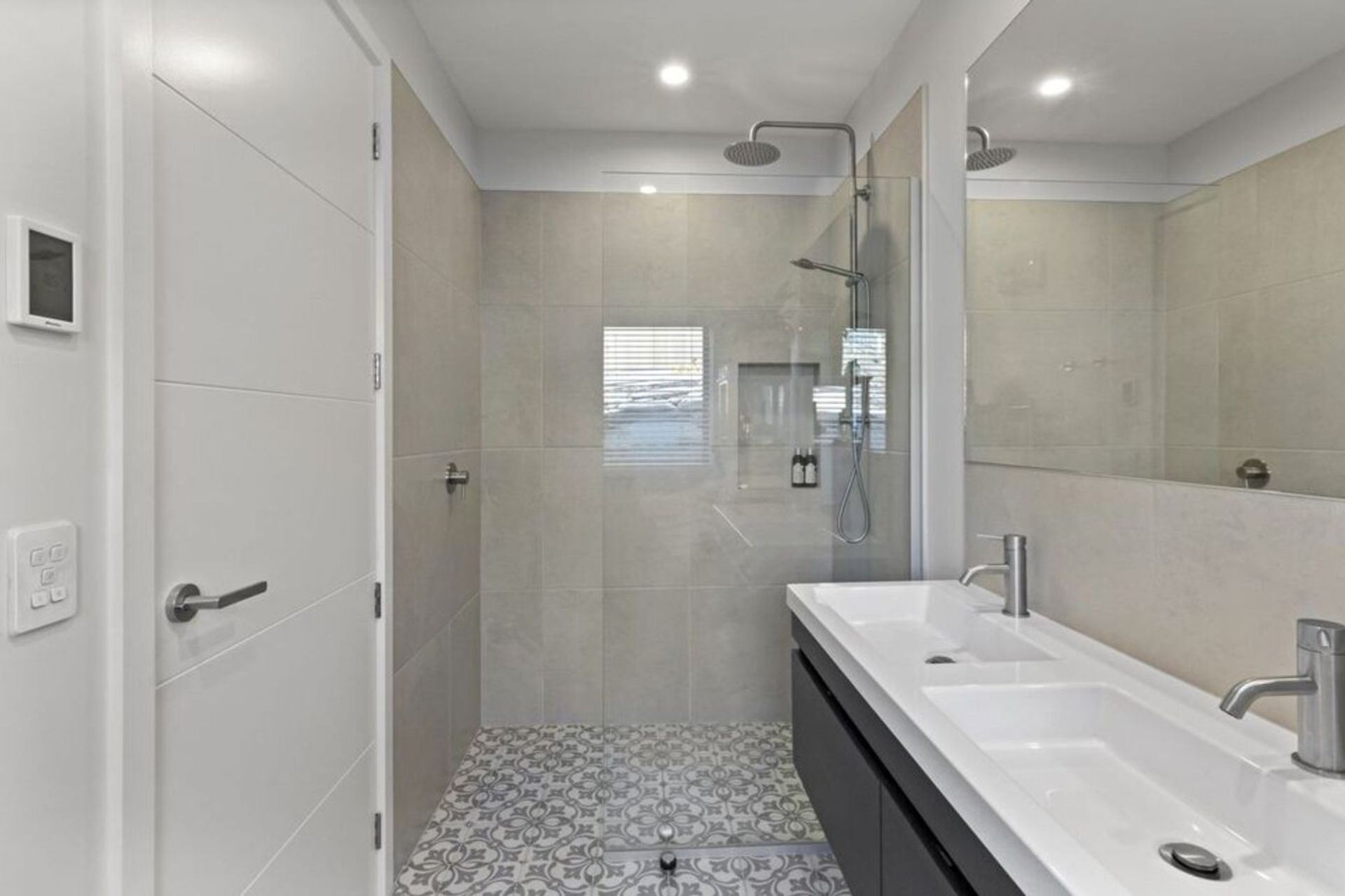Tiled-ensuite.jpg