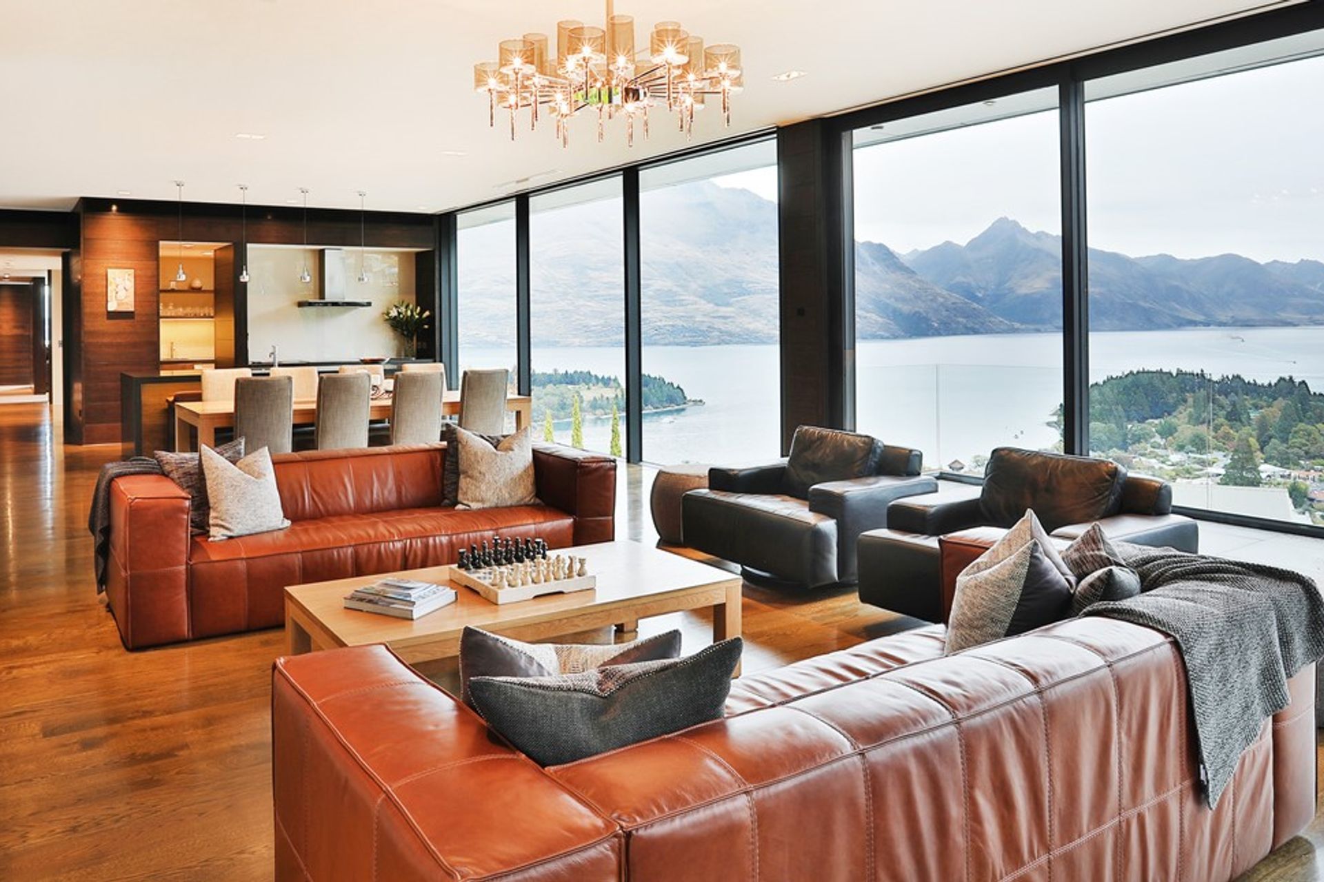 Lake Views, Wakatipu Home
