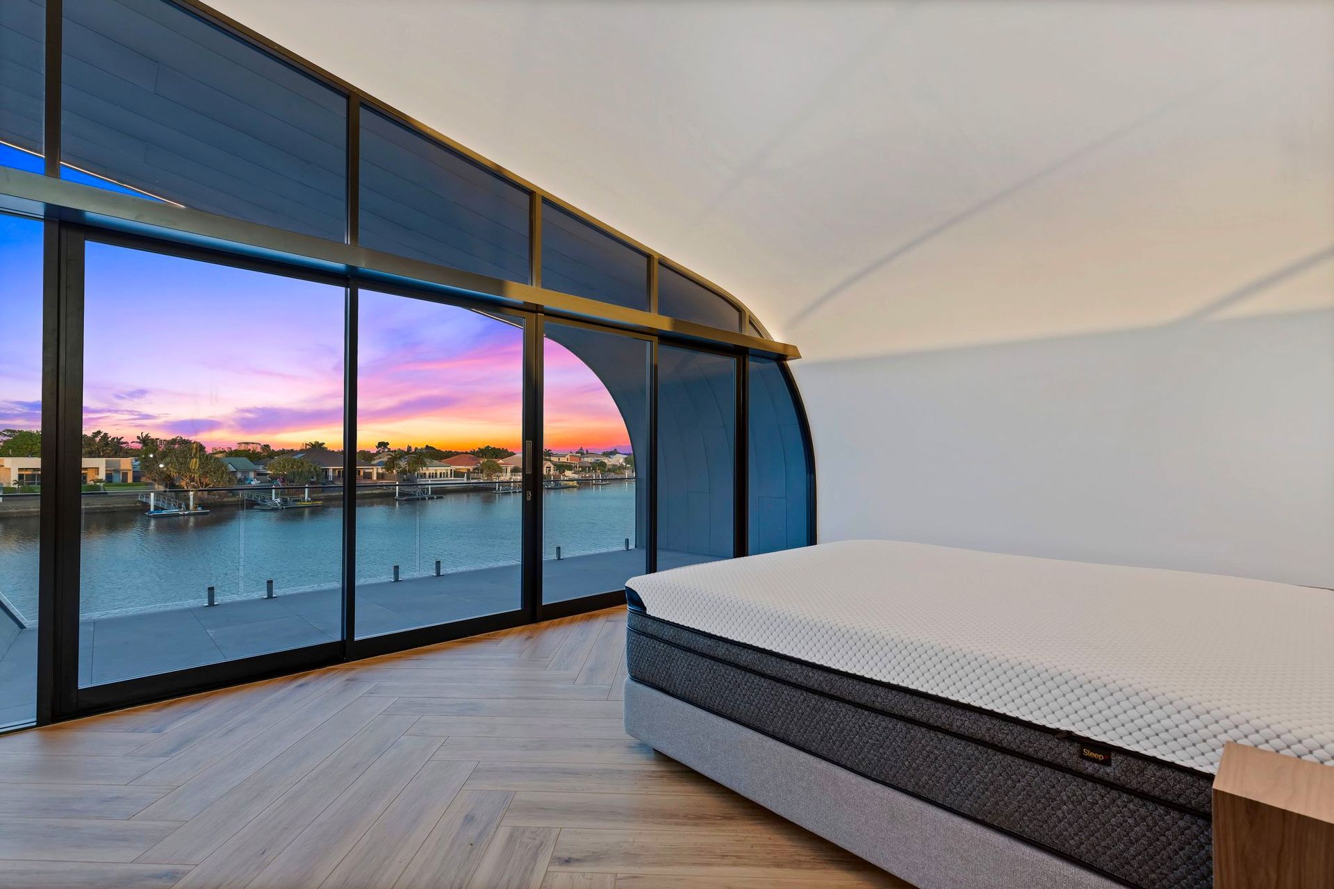 The pod Pelican Waters