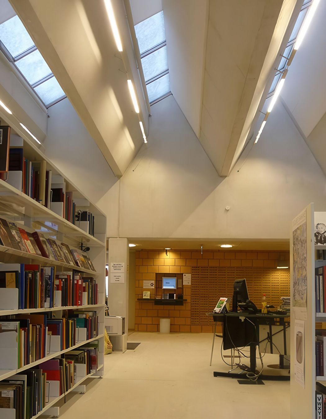 07-Matt-Day-Architect-Matt-Day-Asnaes-Library-Interior.jpeg
