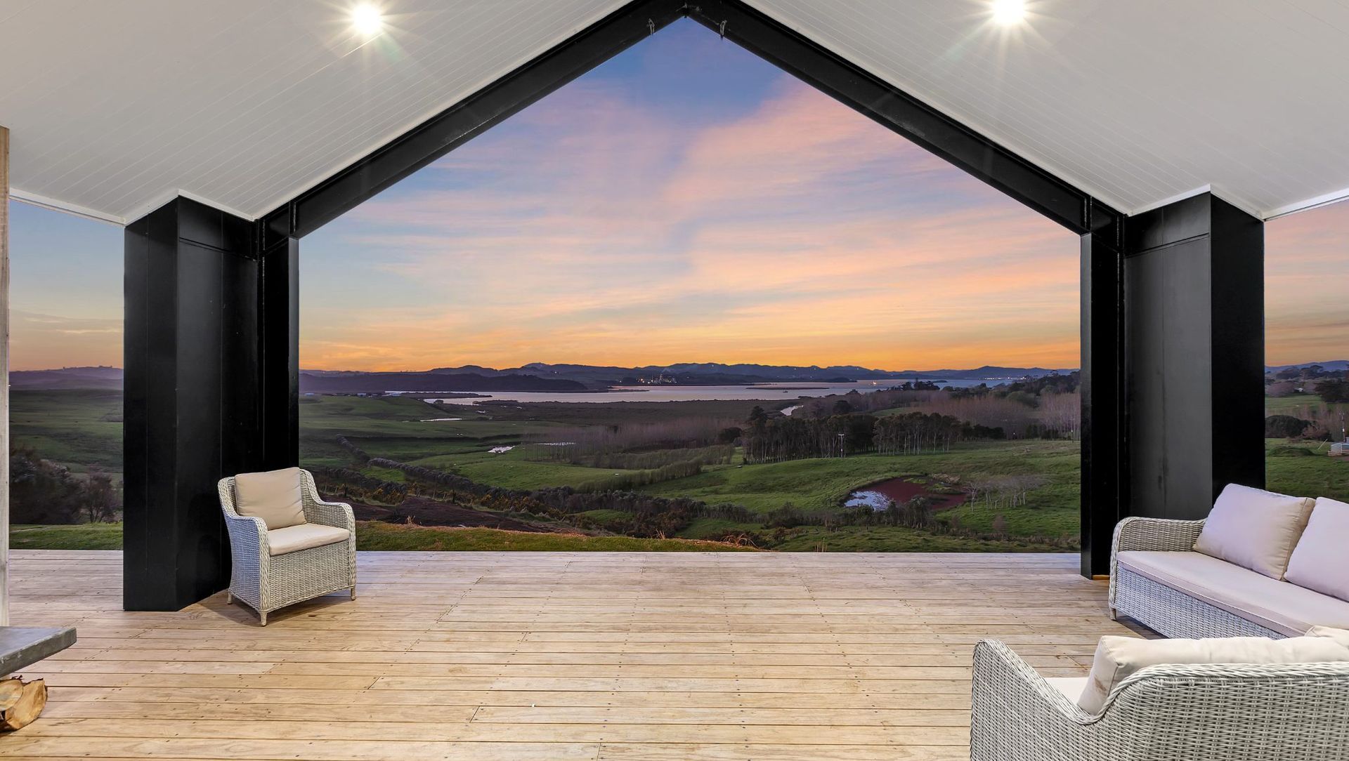 Sweeping Views across the Whangarei Harbour banner