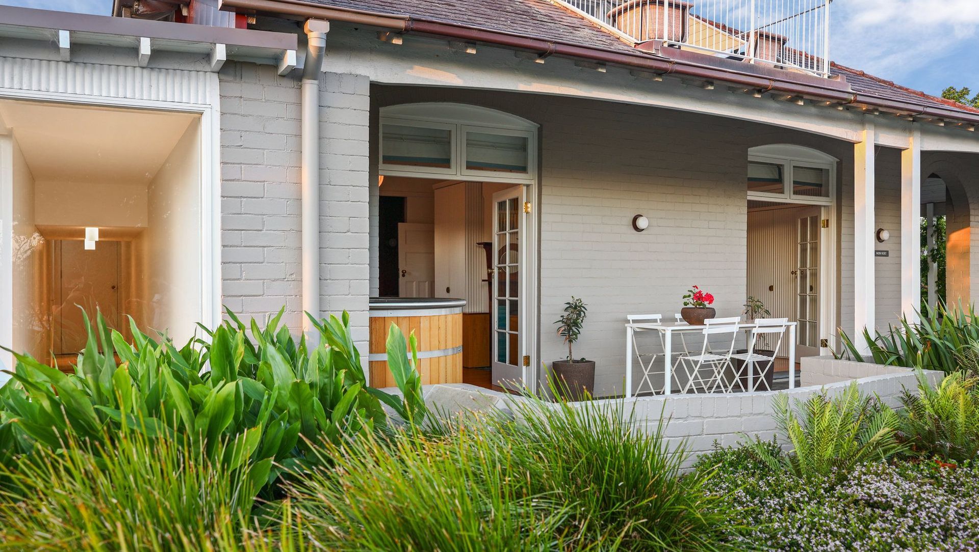 The George, Greenwich banner