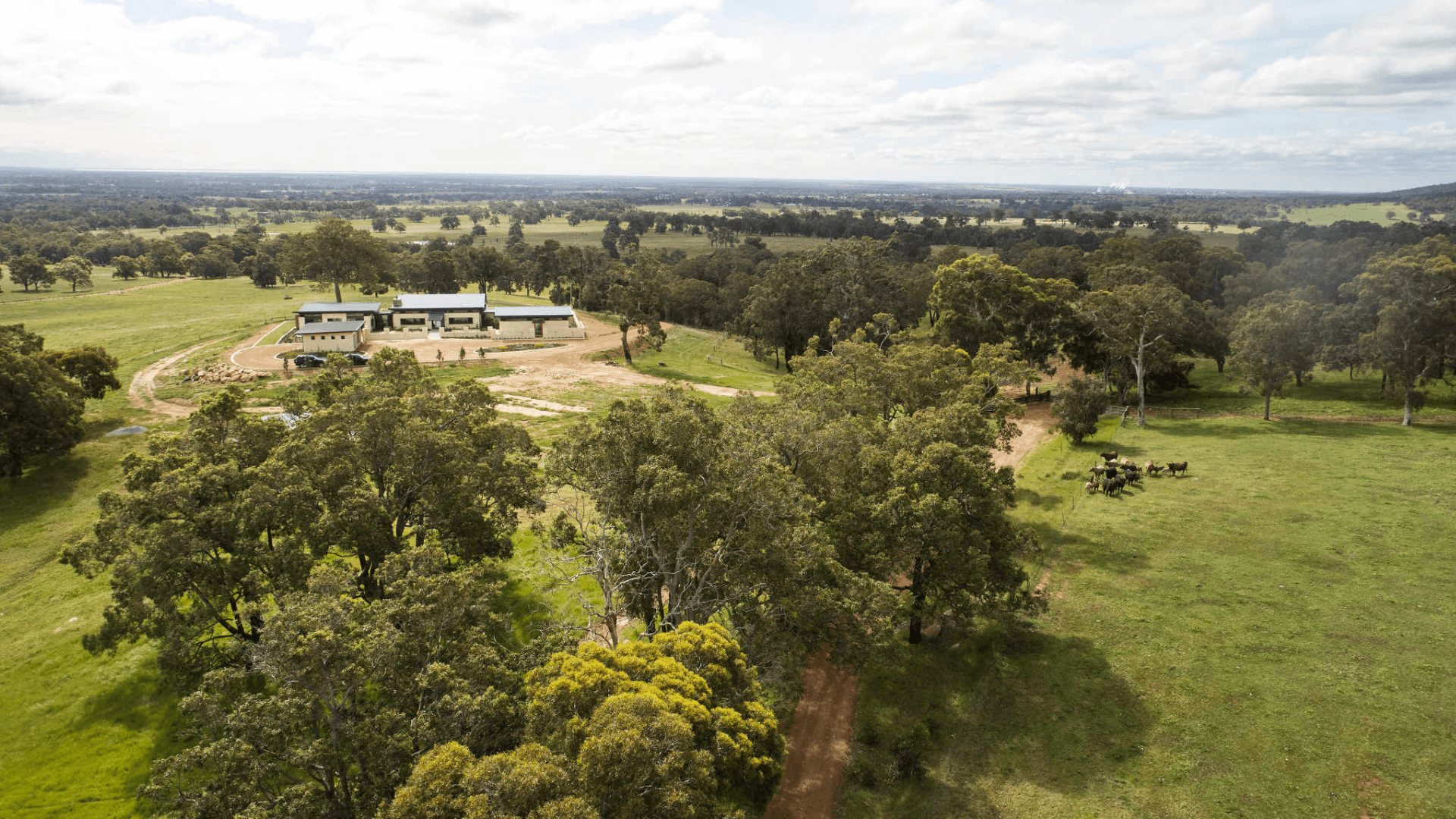 Discover the essence of family and nature at 'Libby's Retreat' in Western Australia. Watch how captivating design and warmth of the Axis H1600XXL wood fireplace create a haven where generations gather. video