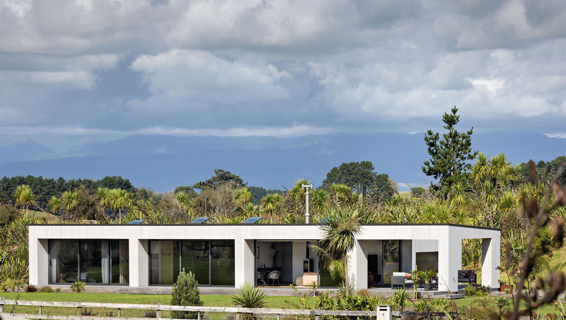 Waitarere Beach Lifestyle Home banner
