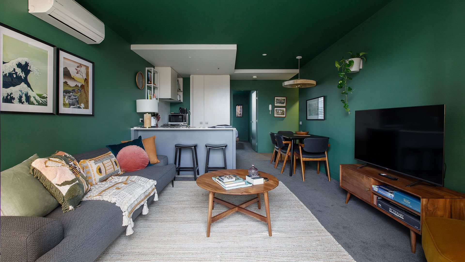 Green unusual airbnb banner