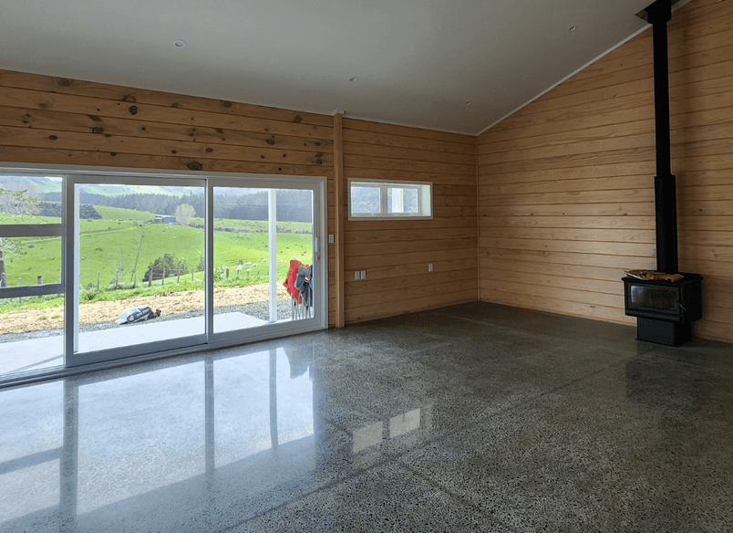 Off-Grid Retreat - 4 bed, 2 bath, 180sqm