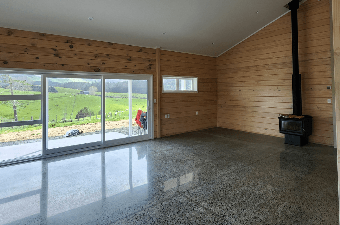 Off-Grid Retreat - 4 bed, 2 bath, 180sqm