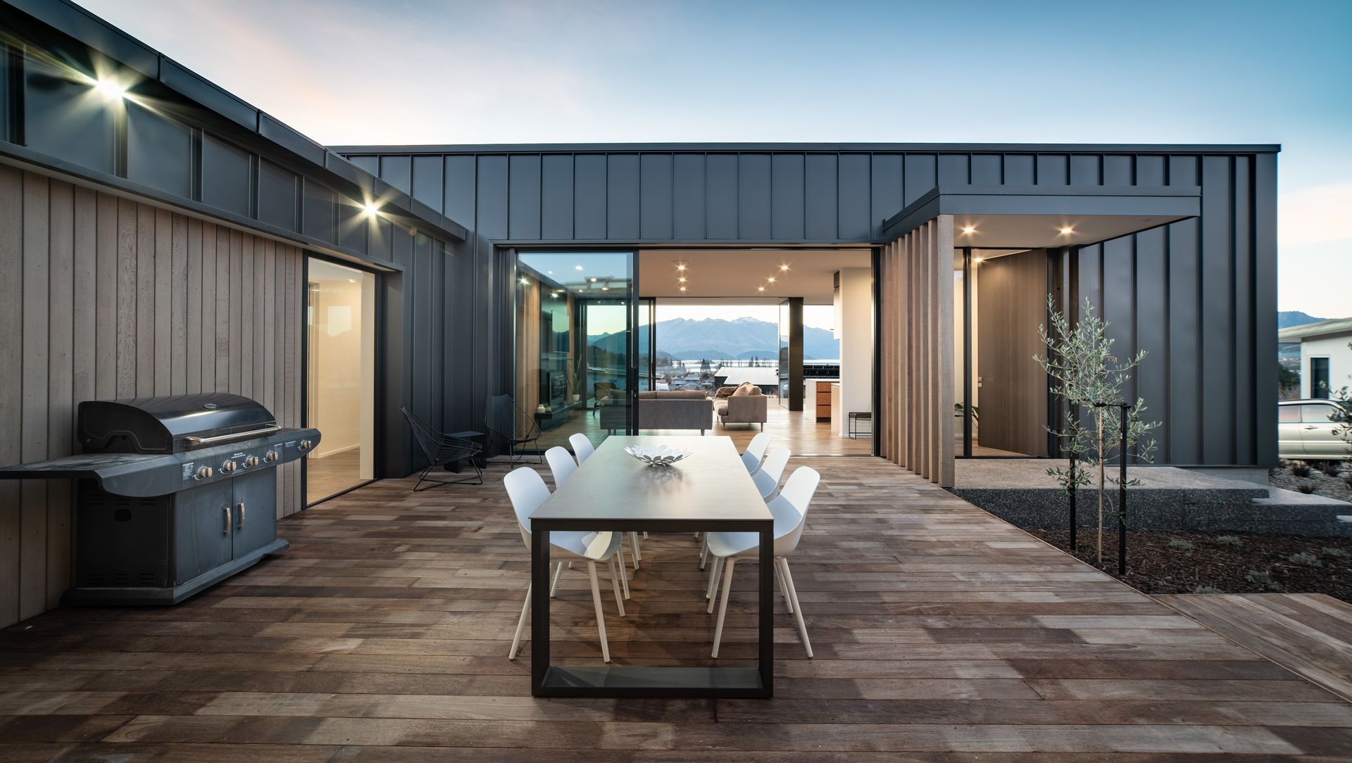 Jade Drive - House of the Year Gold Award banner