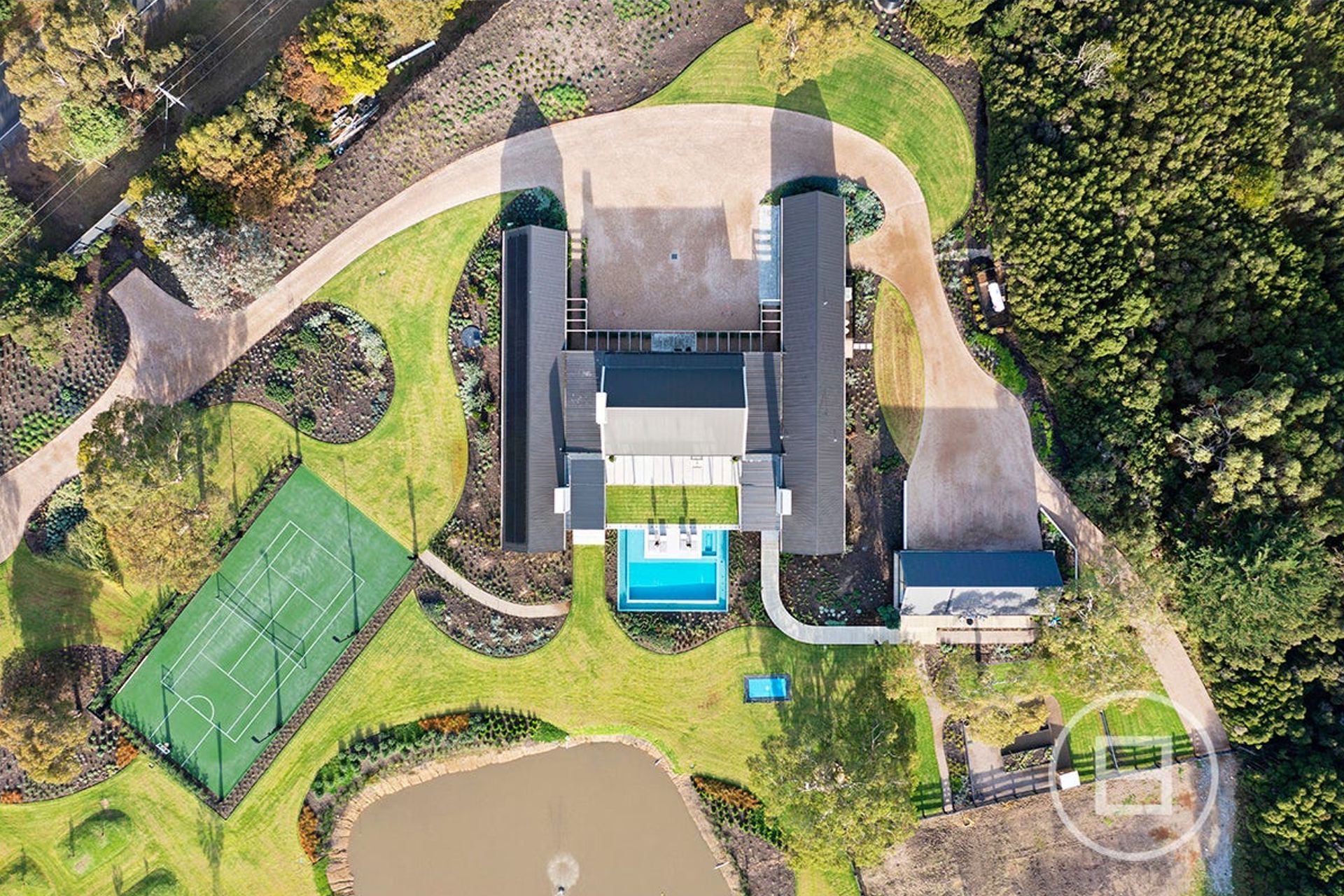 A view from above shows the sheer size of Merricks Farmhouse; with over 38,000m2 of property, there's enough area to truely escape