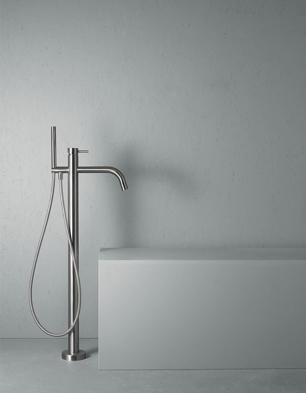 Quadro 1262 Bath Pedestal &amp; Handshower