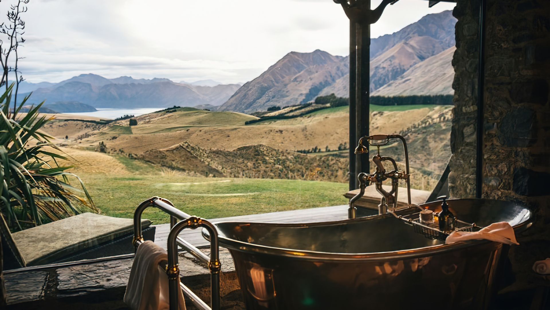 Mahu Whenua Ridgeline Homestead banner