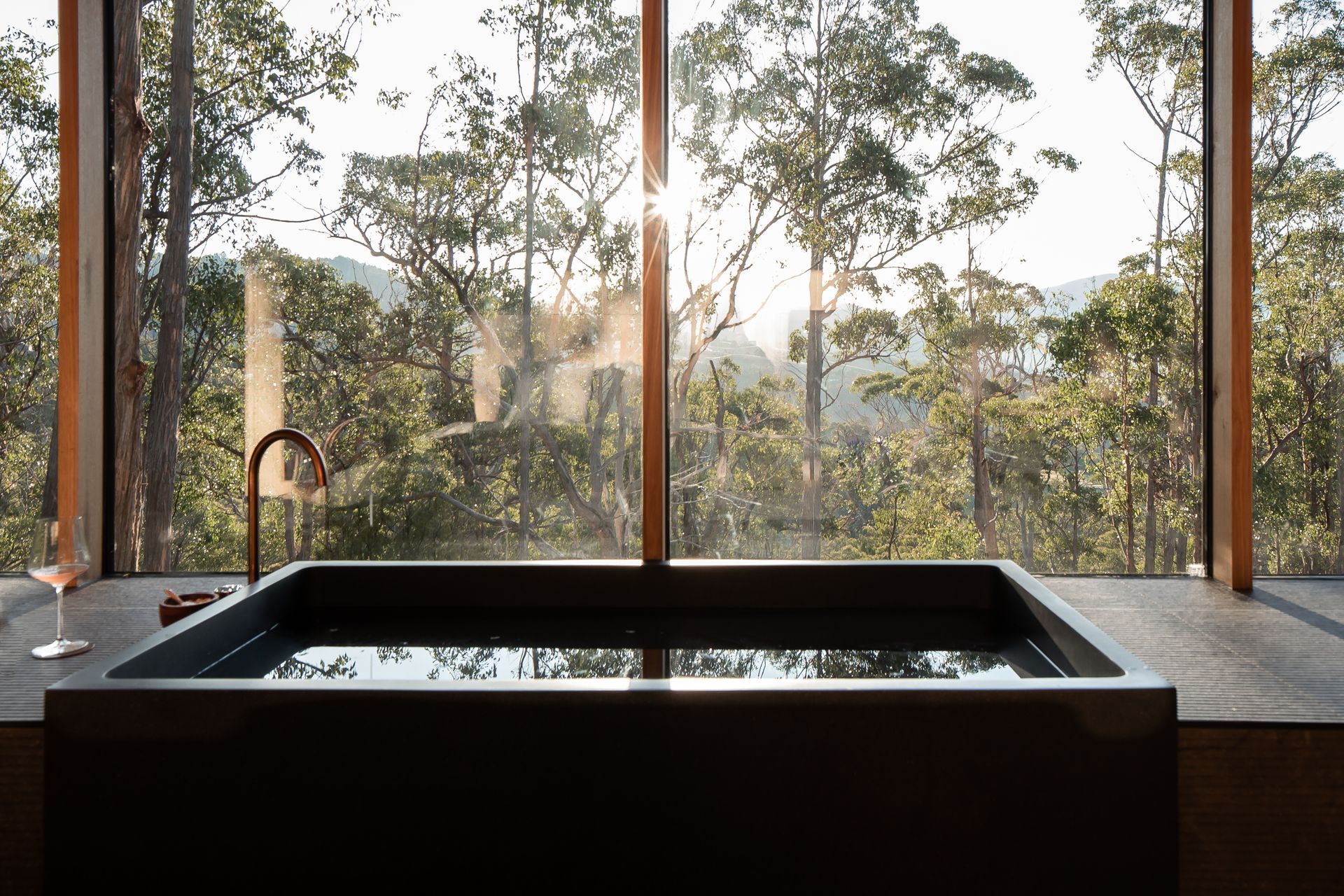 NMP7254HunterHuonNatashaMulhall.jpg
