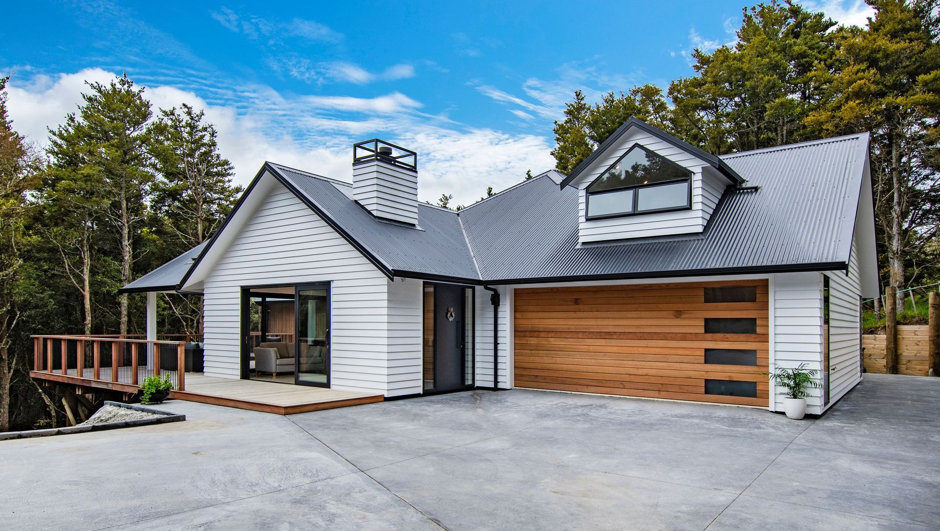 Maungakaramea - Rural Home banner