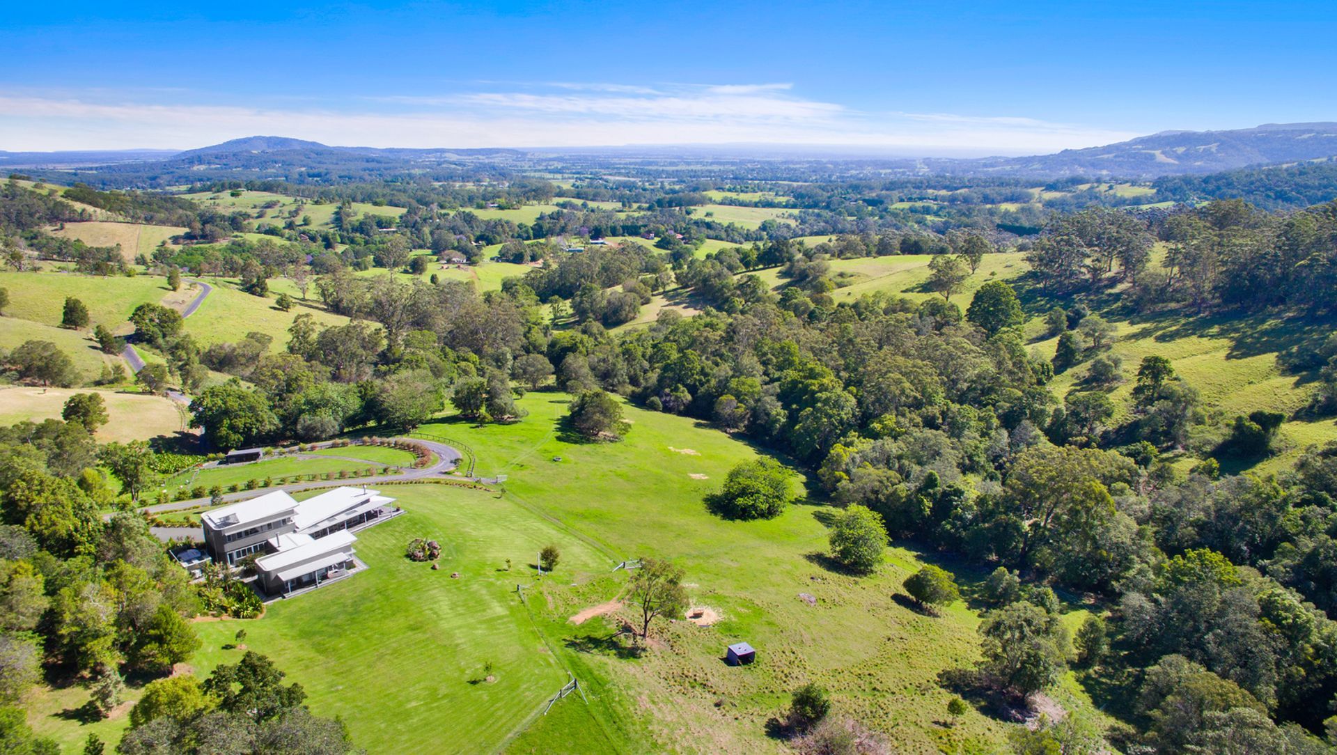 271DT - Ultimate off-grid country retreat banner