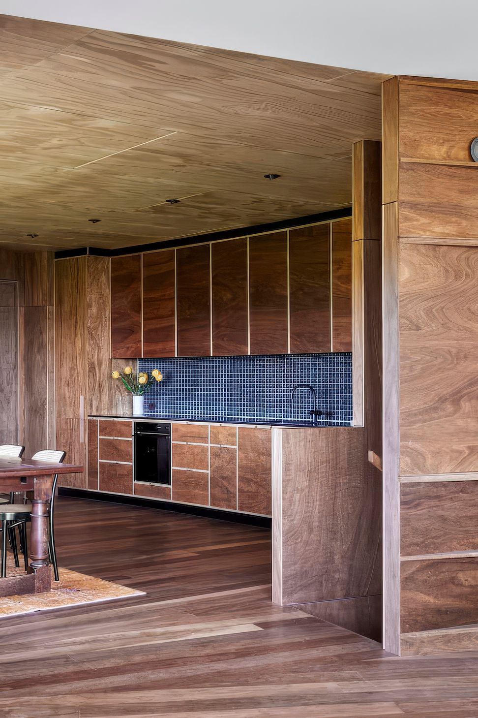 05hidehousemrtnkulesza-upscaled-by-Replicate.jpg