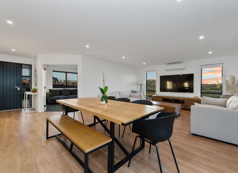 Te Paea - Black Beauty