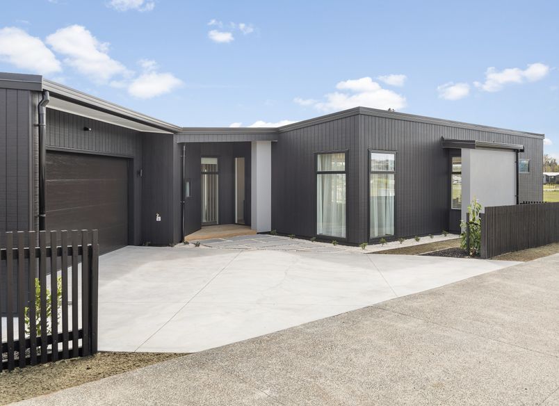 Papakiri Road, Milldale