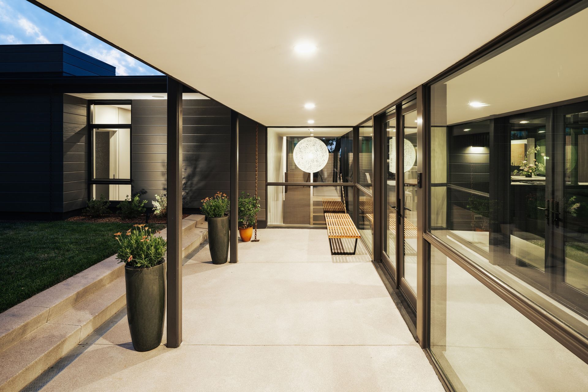 15DSF4690-ap-compressed.jpg
