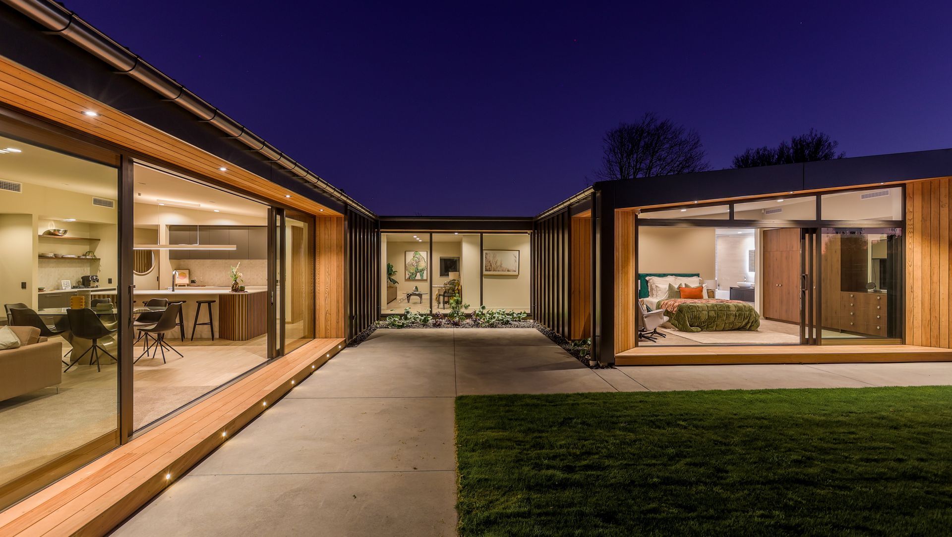 Showhome 2022, Sutherland Road banner