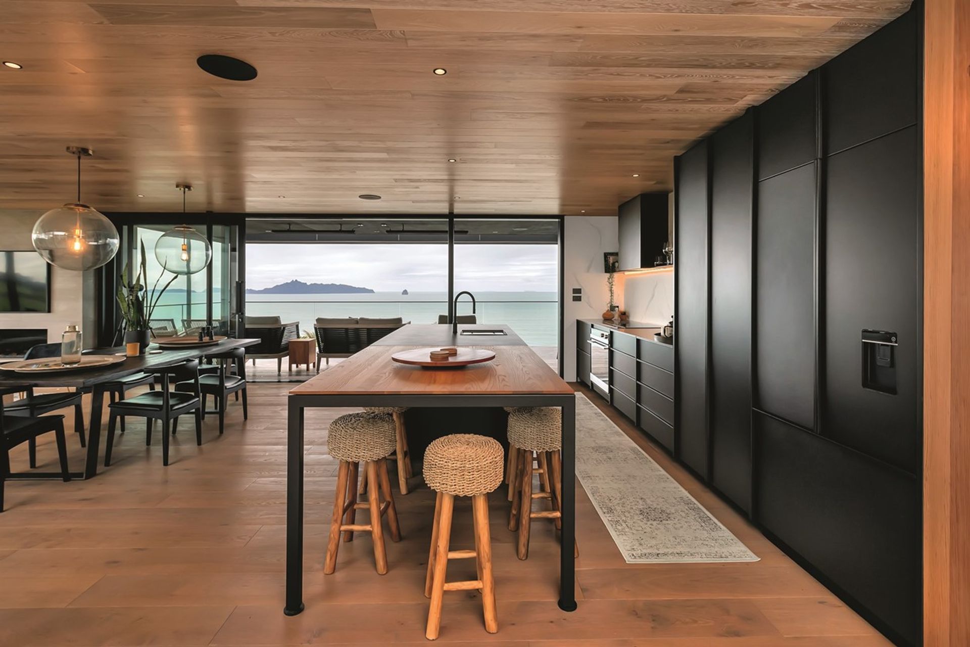 House Of The Year, Special Branch