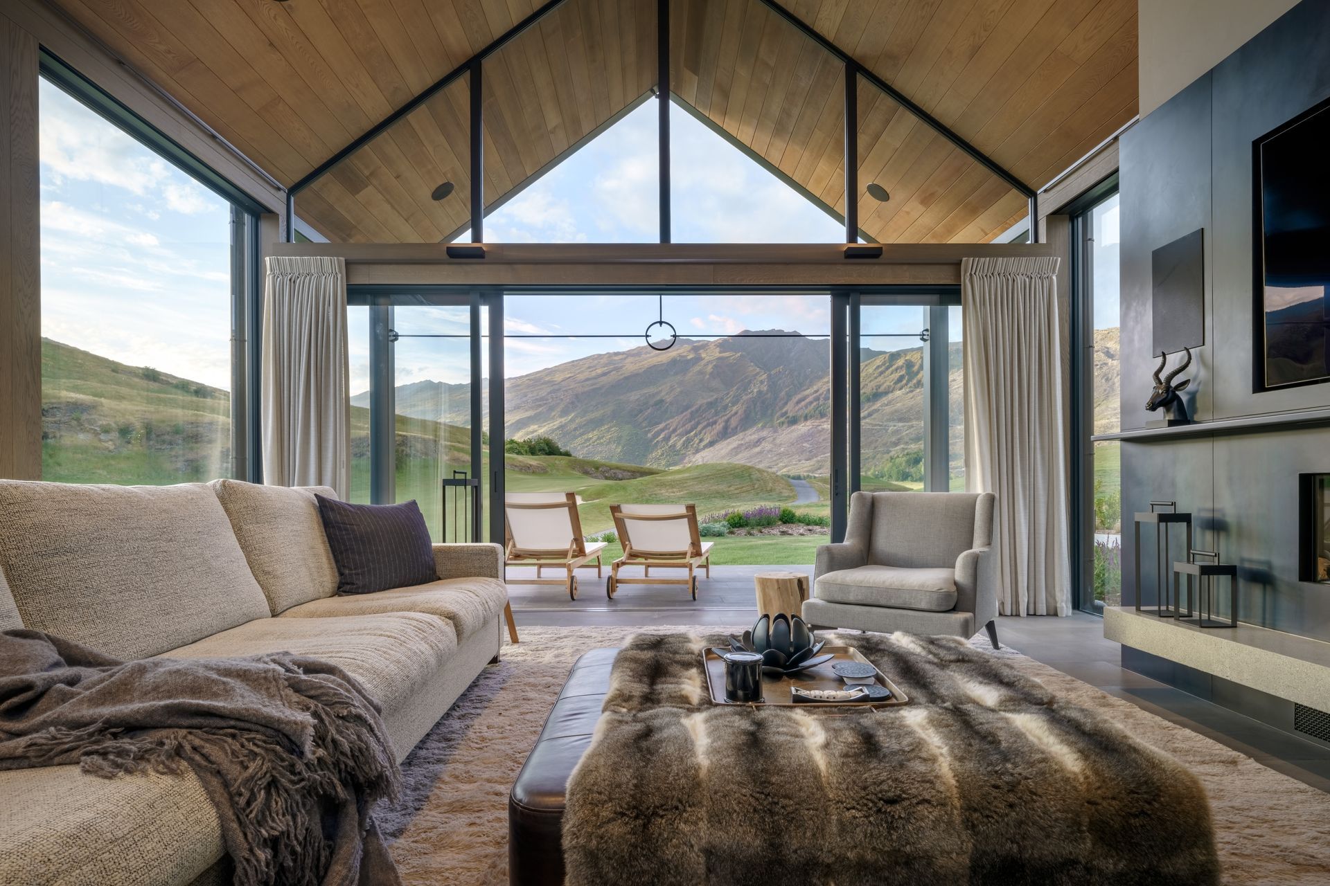 6331-Mill-Farm-Residence-Whitaker-Architects-Larkin-12-ap-compressed.jpg