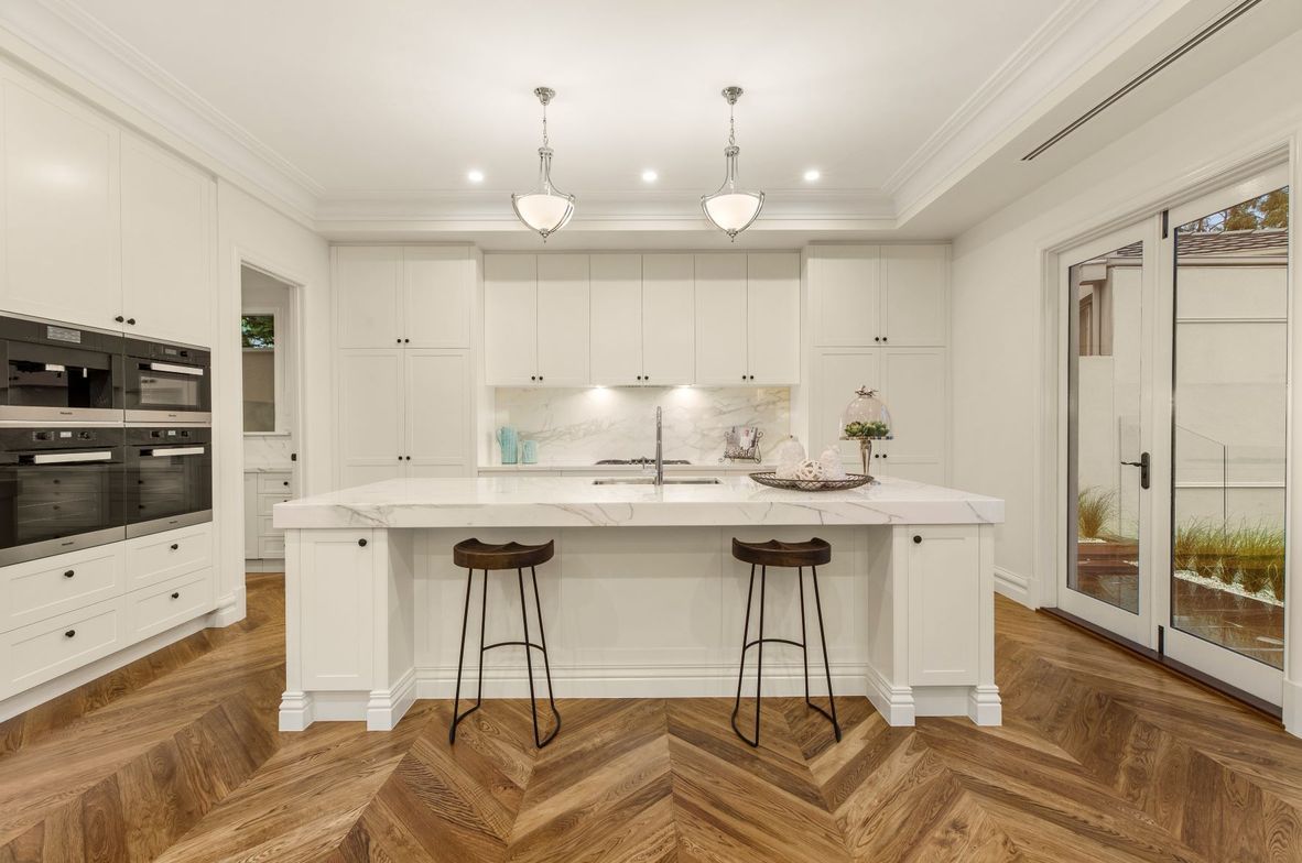 Sal De Vie - Luxury French Provincial Home
