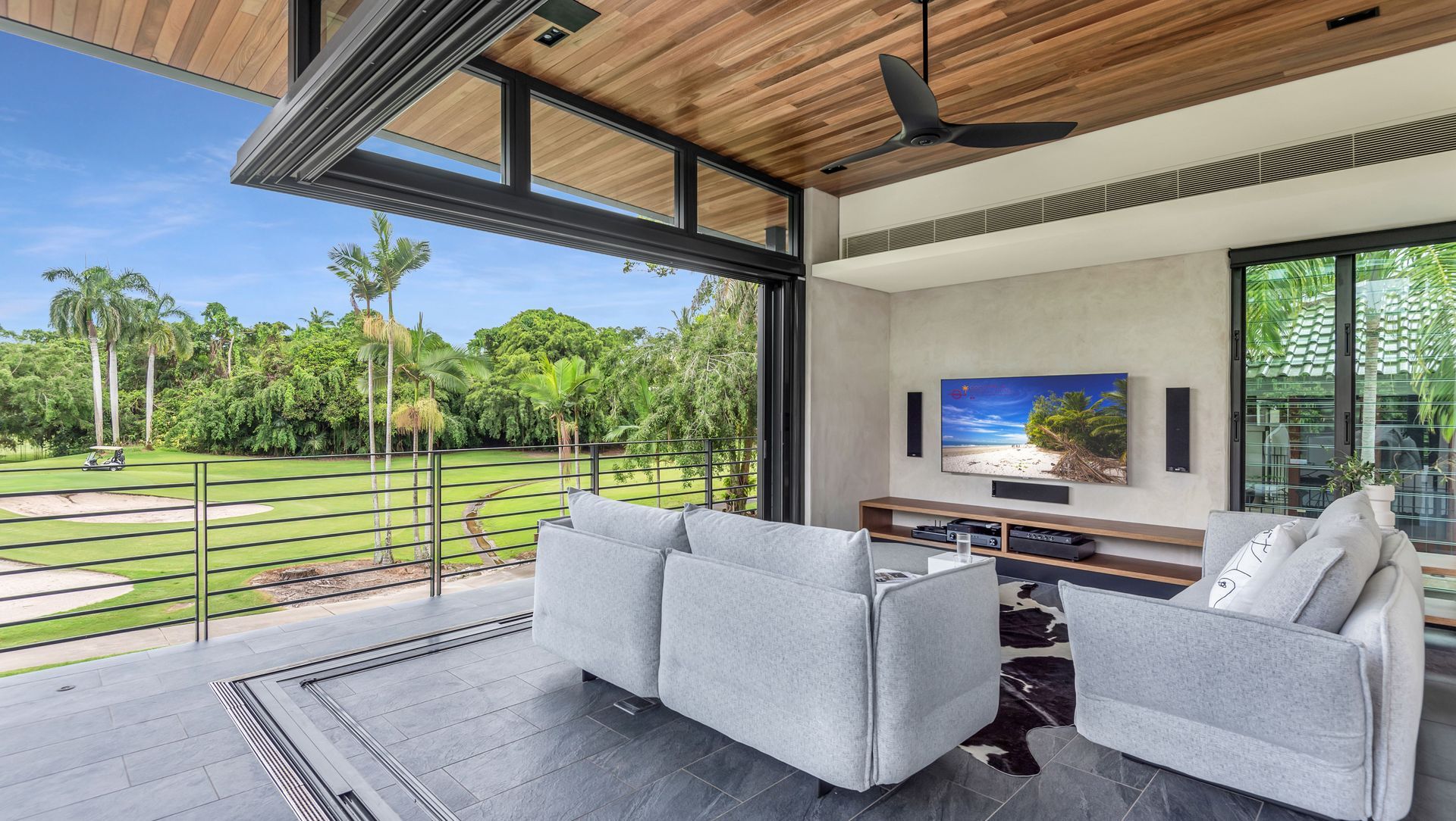 Beachfront Mirage banner