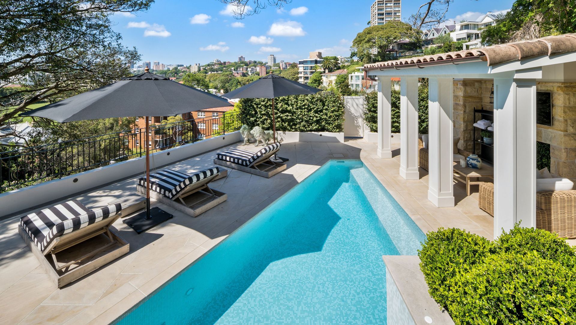 Lynda Kerry Interior Design | Andrew Barnyak Design | Cathedral Limestone Alfresco