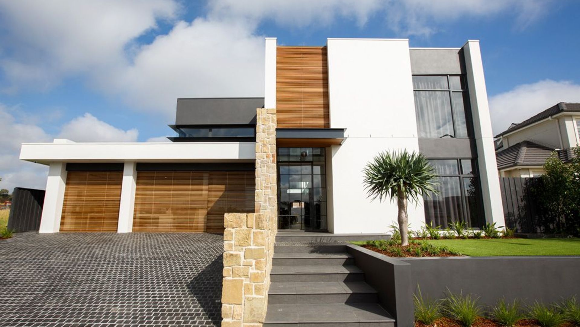 Aria Display Home banner