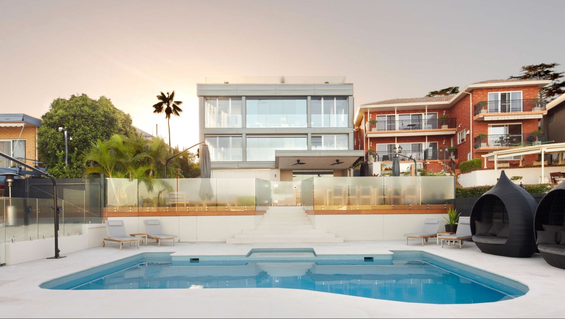 Vista Street Luxury Home banner