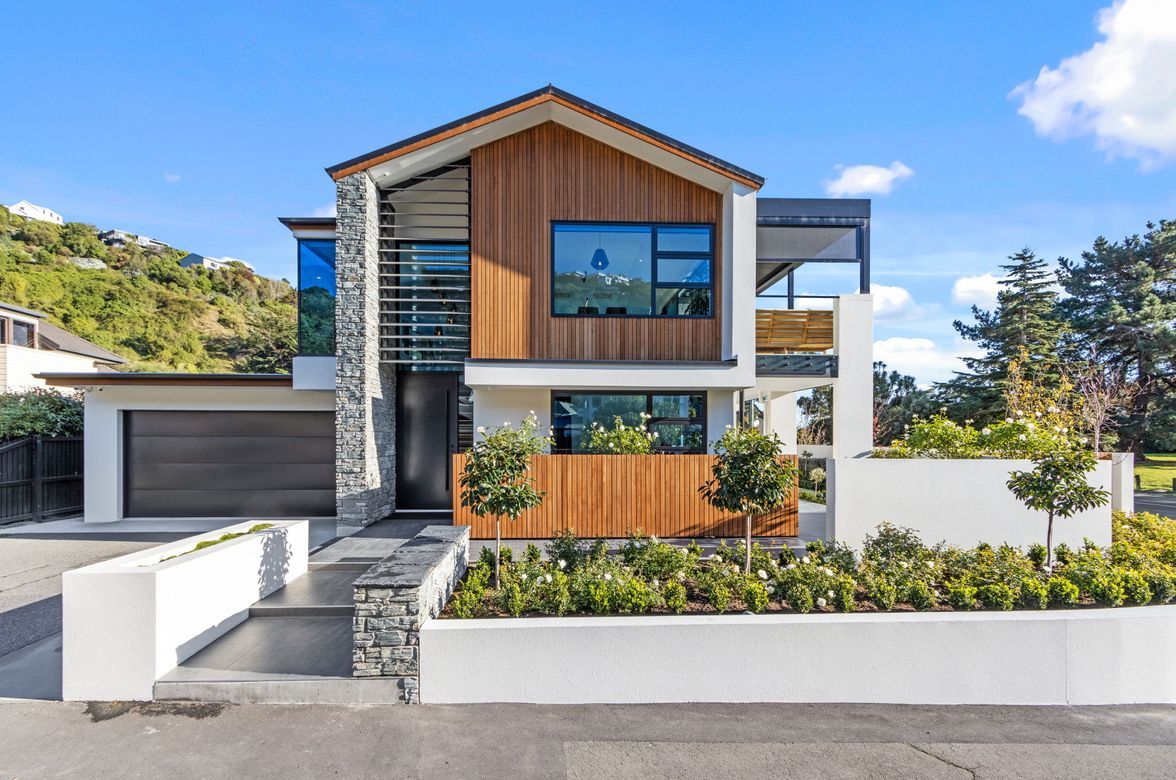 Award winning Beachside Beauty.