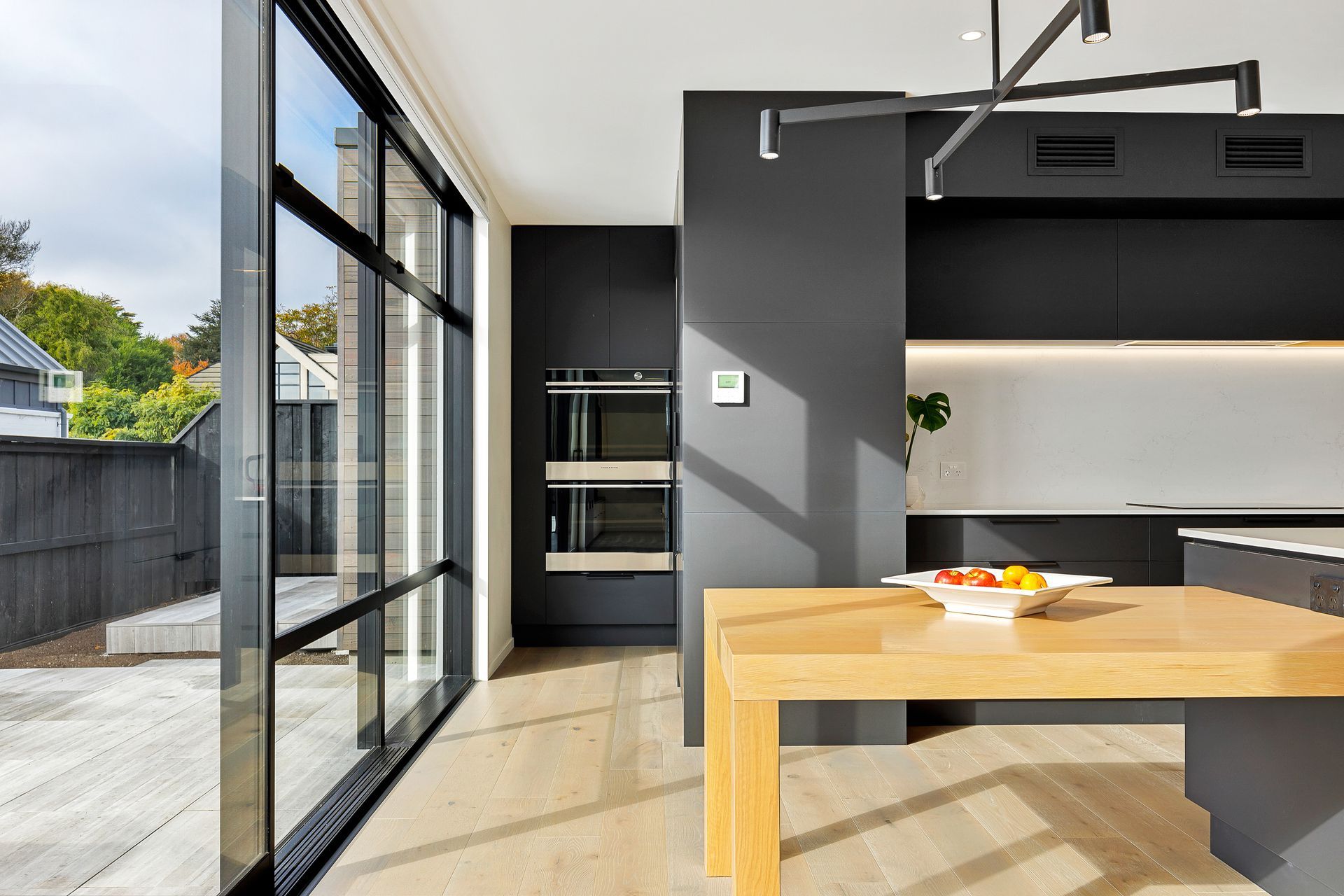 Eye catching Home - Fulton Ave