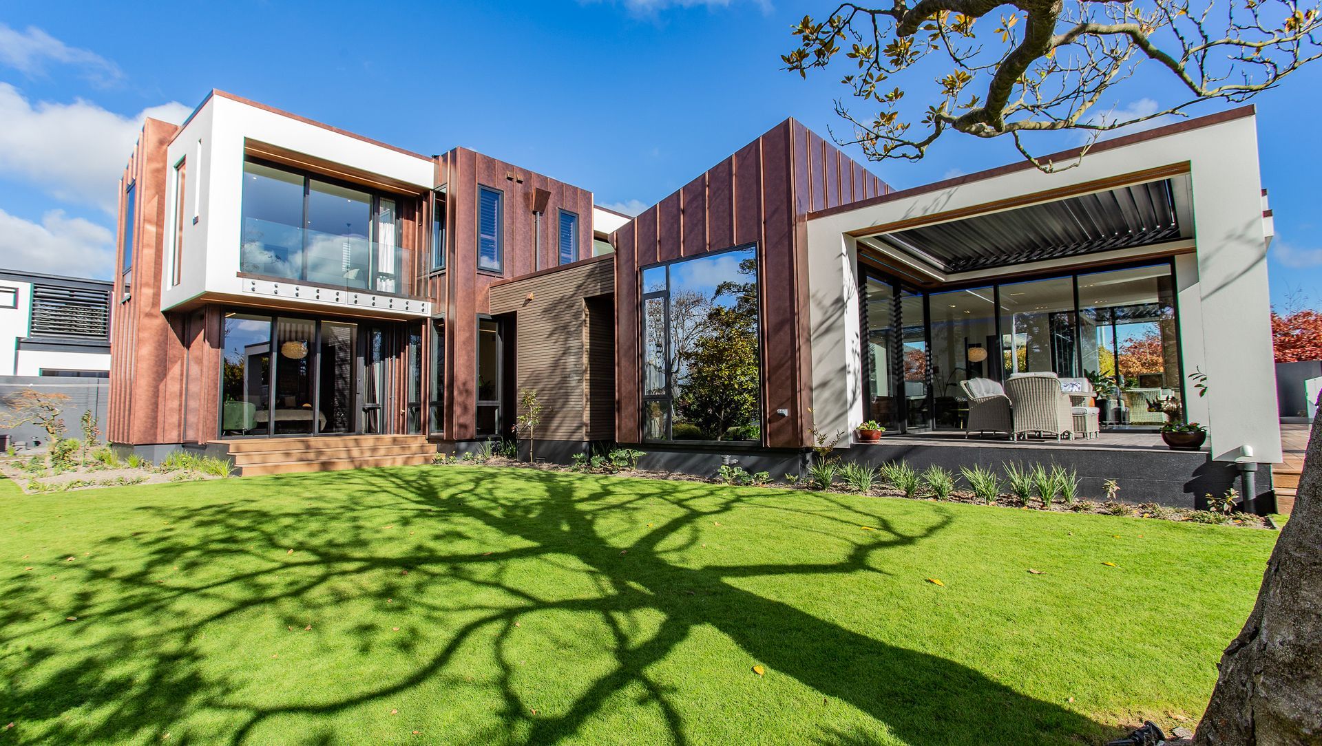 Multi-Award Winning Home banner