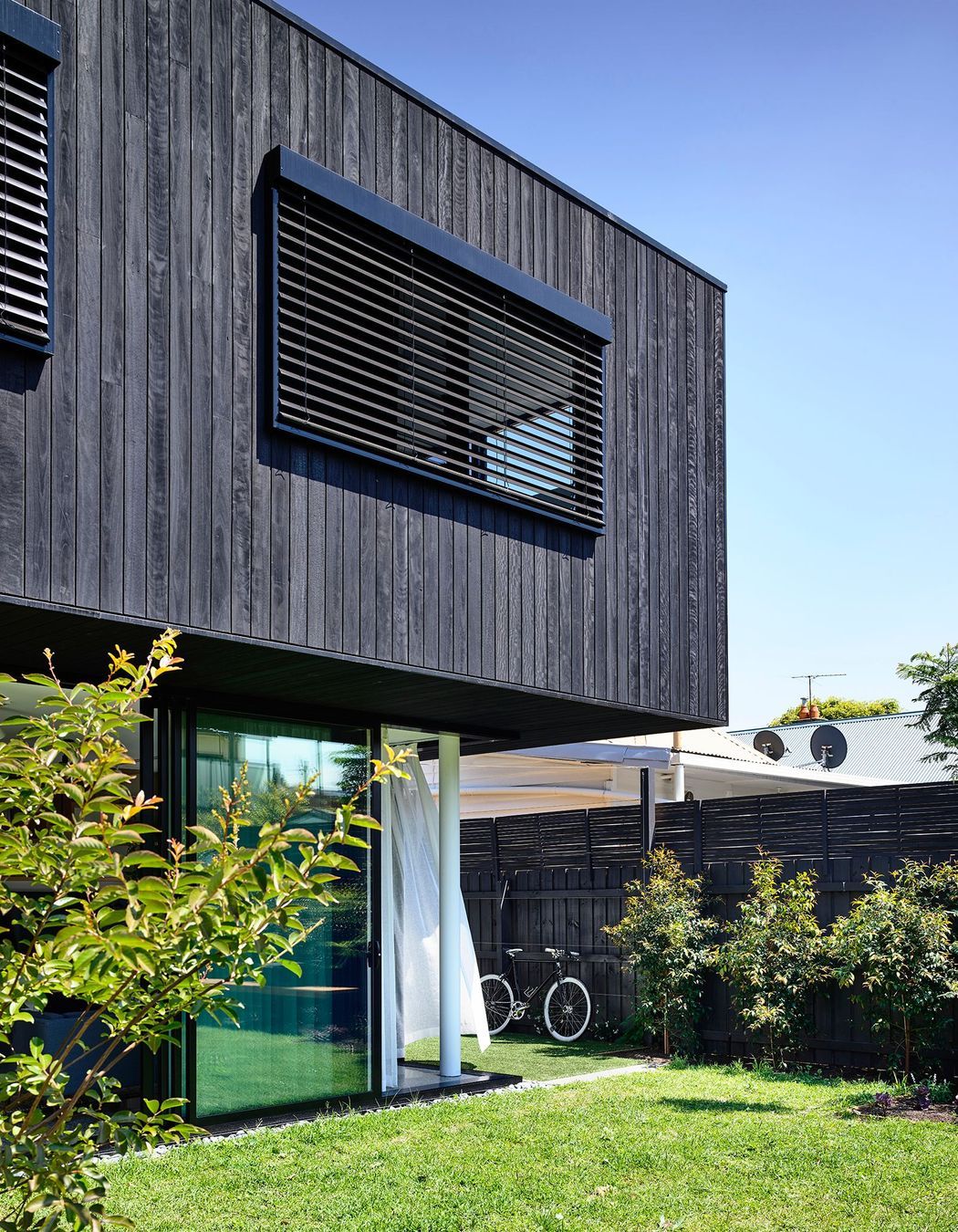 Paperback  House, Northcote - External Venetians