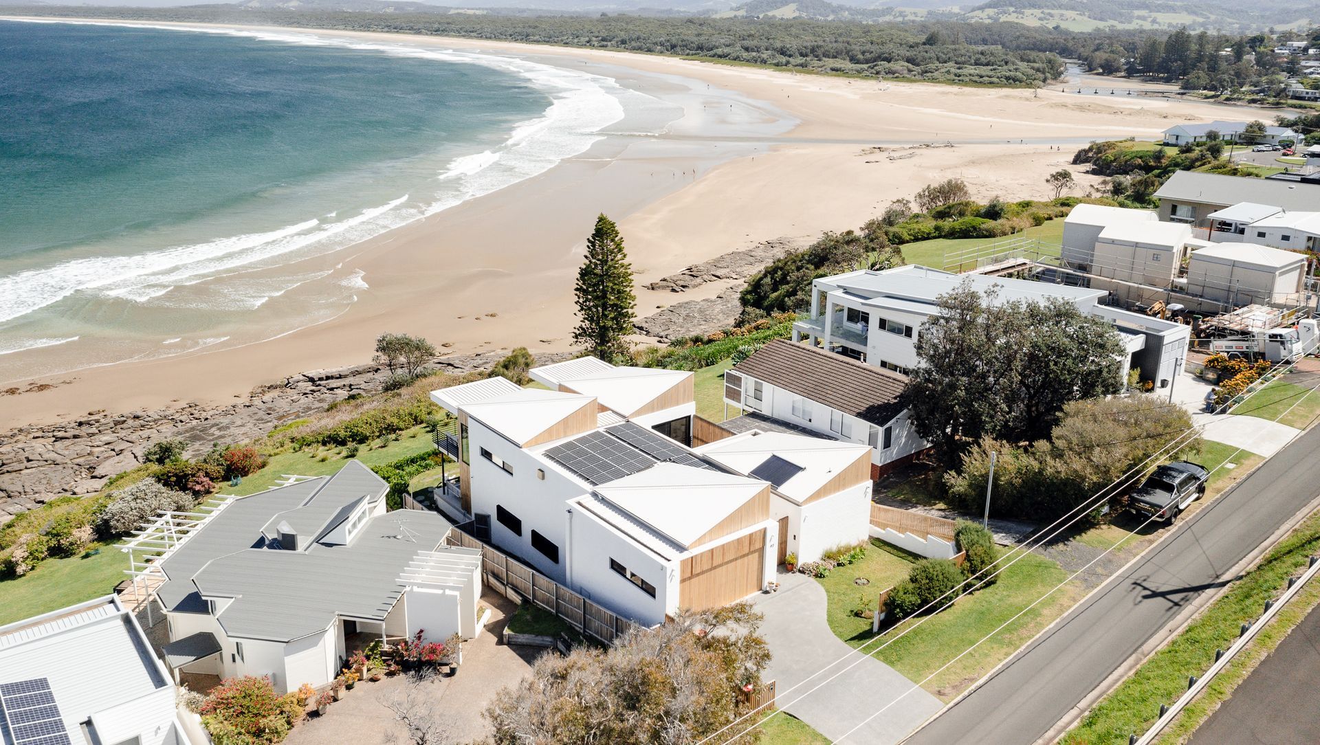 White & Timber House banner