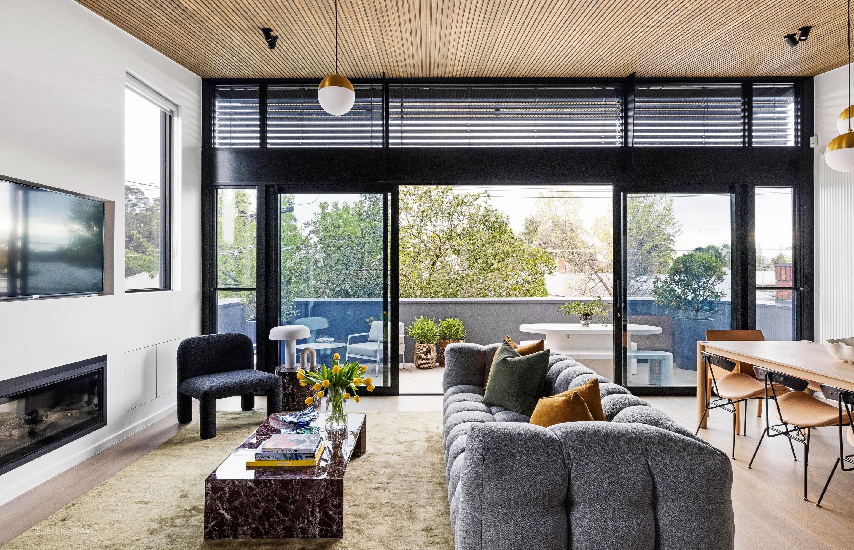 Double-Slat-Spotted-Gum-Oil-Packington-Axis-Projects-Builder-Mark-Richards-Architect-Jane-Murray-Interiors-Jellis-Craig-Photo-Licensed-2.jpg