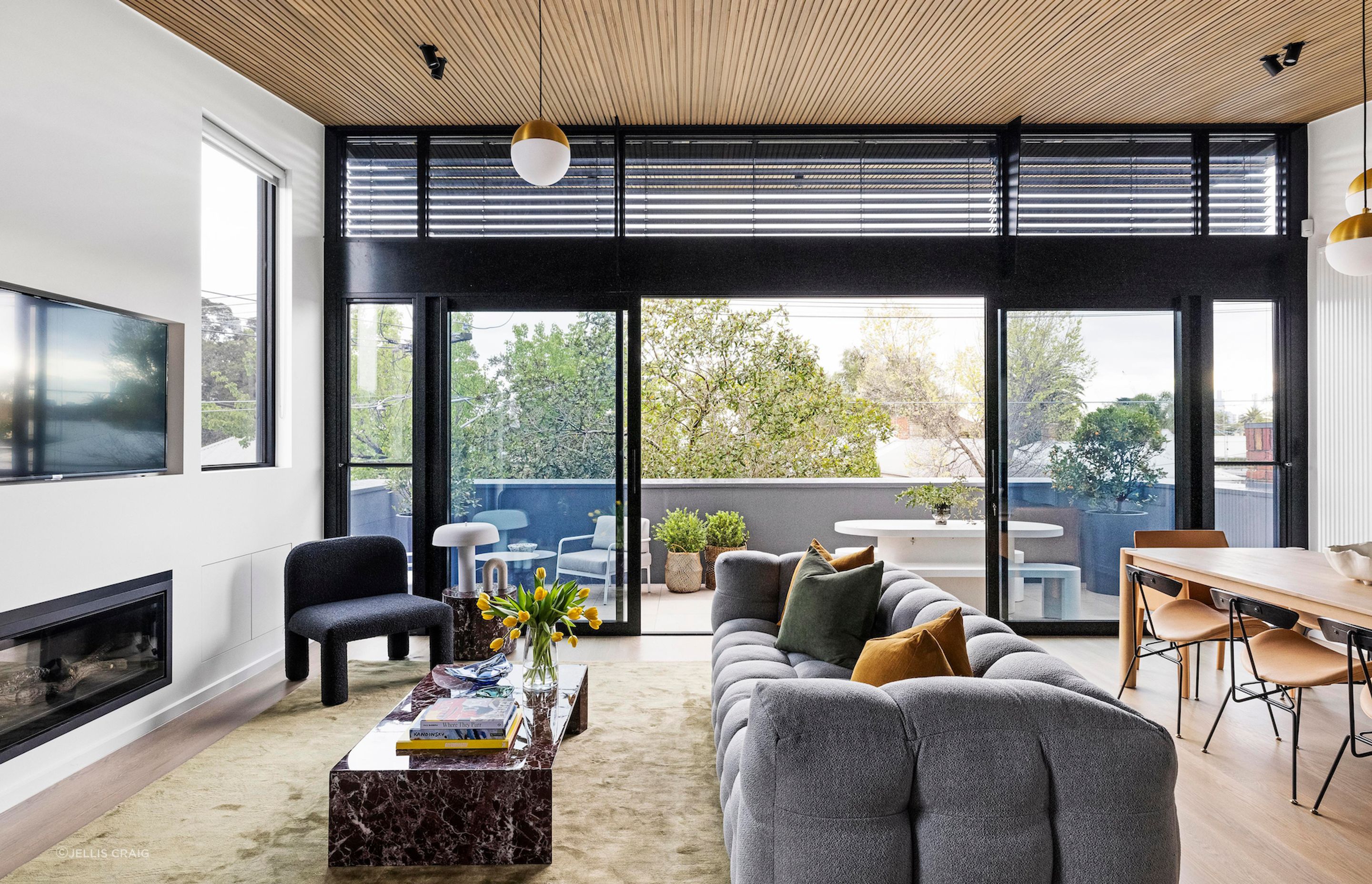 Double-Slat-Spotted-Gum-Oil-Packington-Axis-Projects-Builder-Mark-Richards-Architect-Jane-Murray-Interiors-Jellis-Craig-Photo-Licensed-2.png