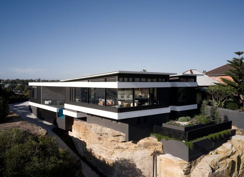 Double-Halo House | Project of the Month