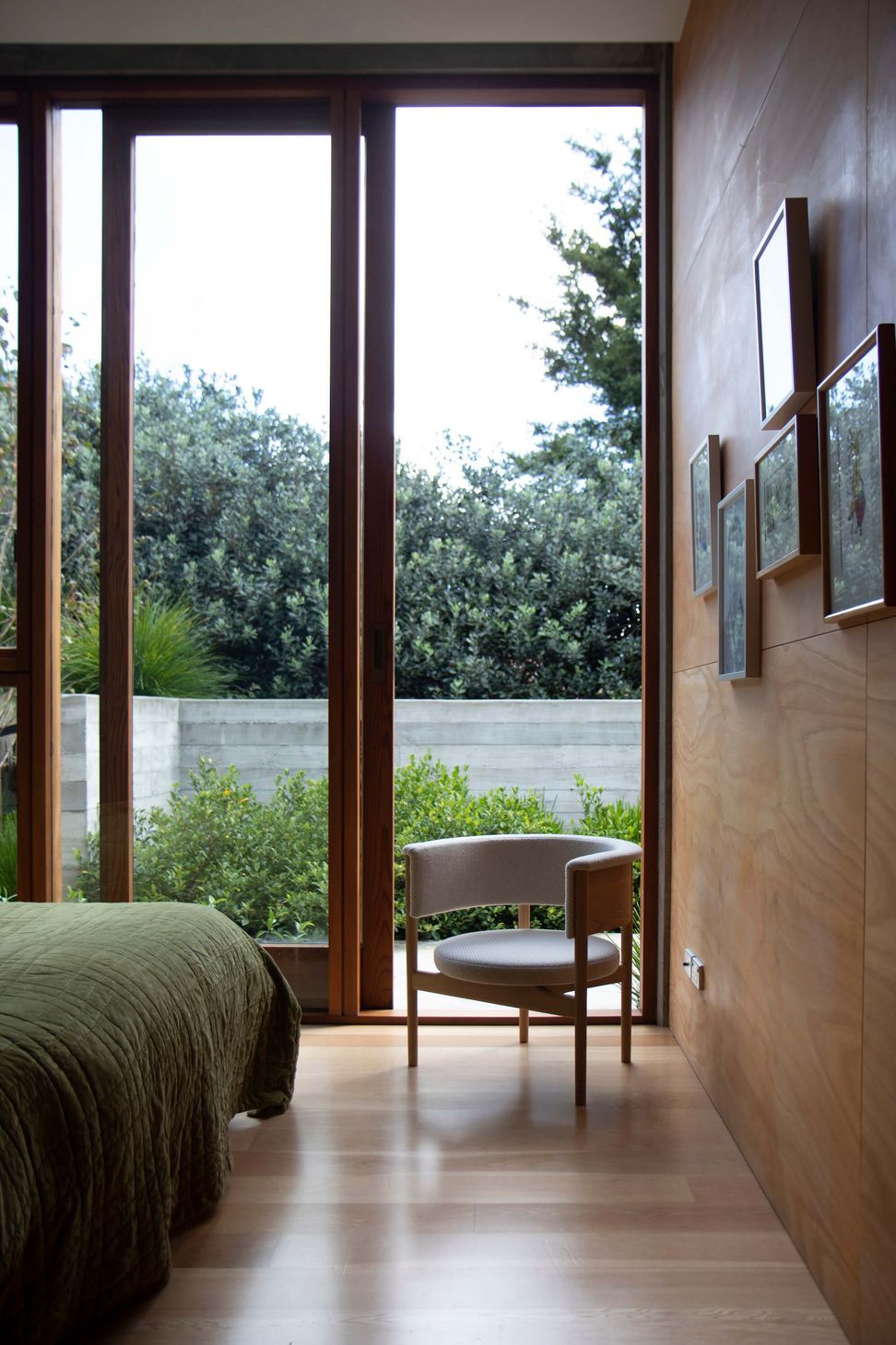 Waimauku House / Jo Craddock Architecture. ‍Product Featured N-CC01 Lounge Chair by Karimoku Case Study