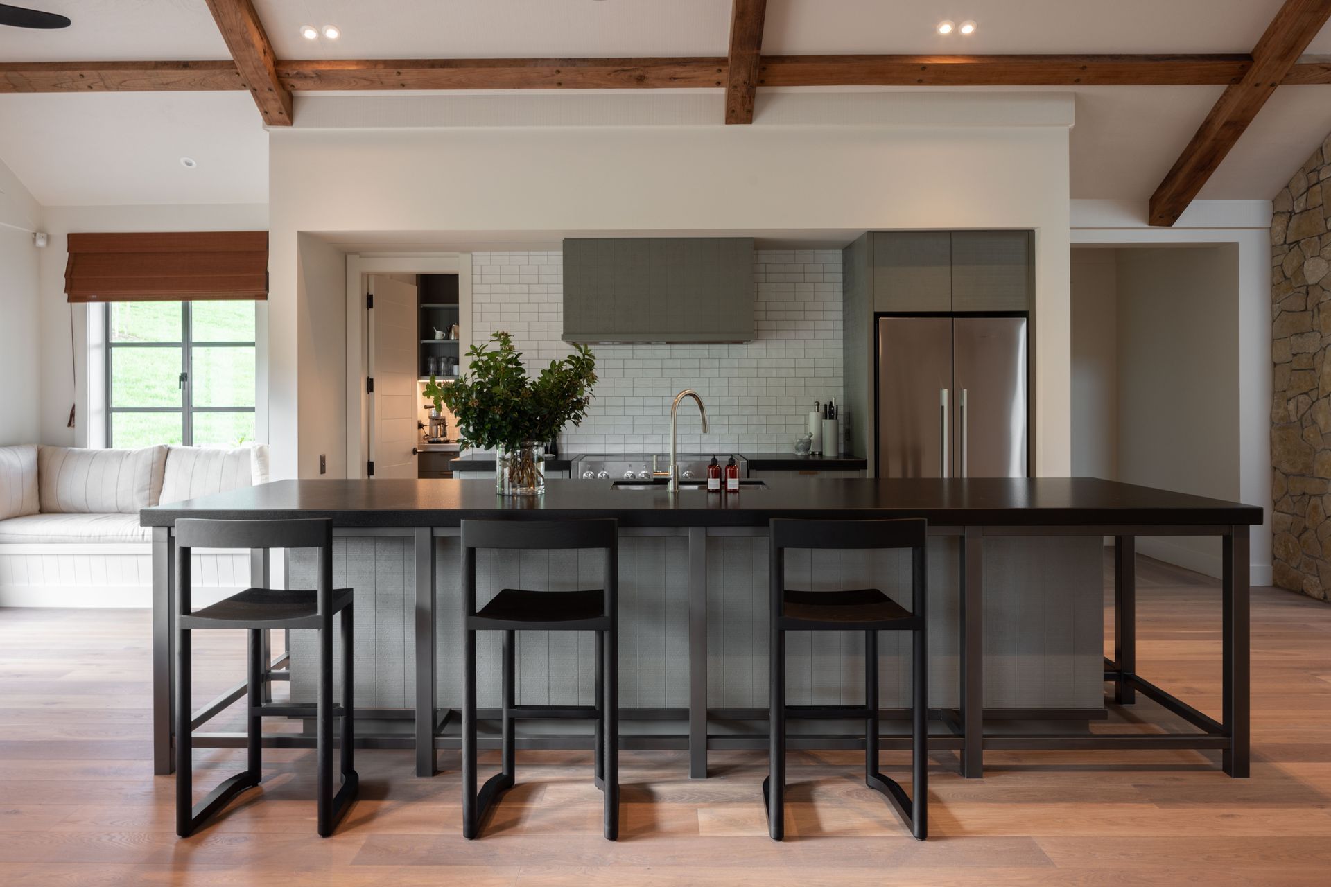 Euchre Lodge - Black Barn Luxury Retreat