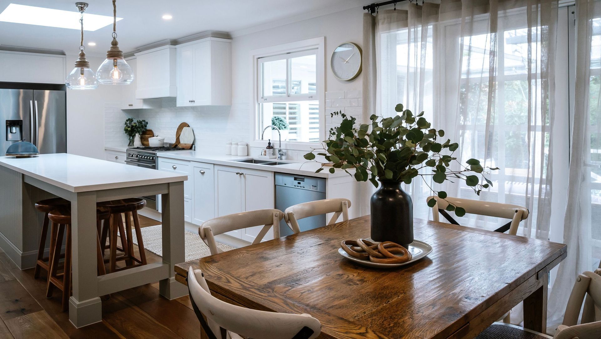 Hamptons Hideaway - Mt Eliza banner