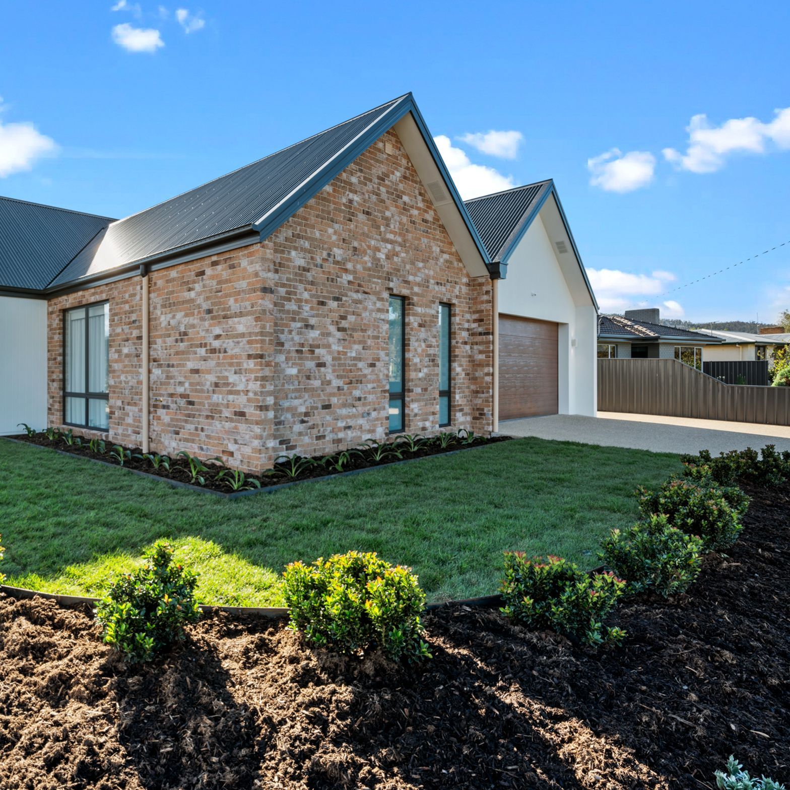 JOSCON-The-Merewyn-at-Richmond-Flat-line-profile-Blushed-teak-41-Wellington-St-Richmond-9.JPG
