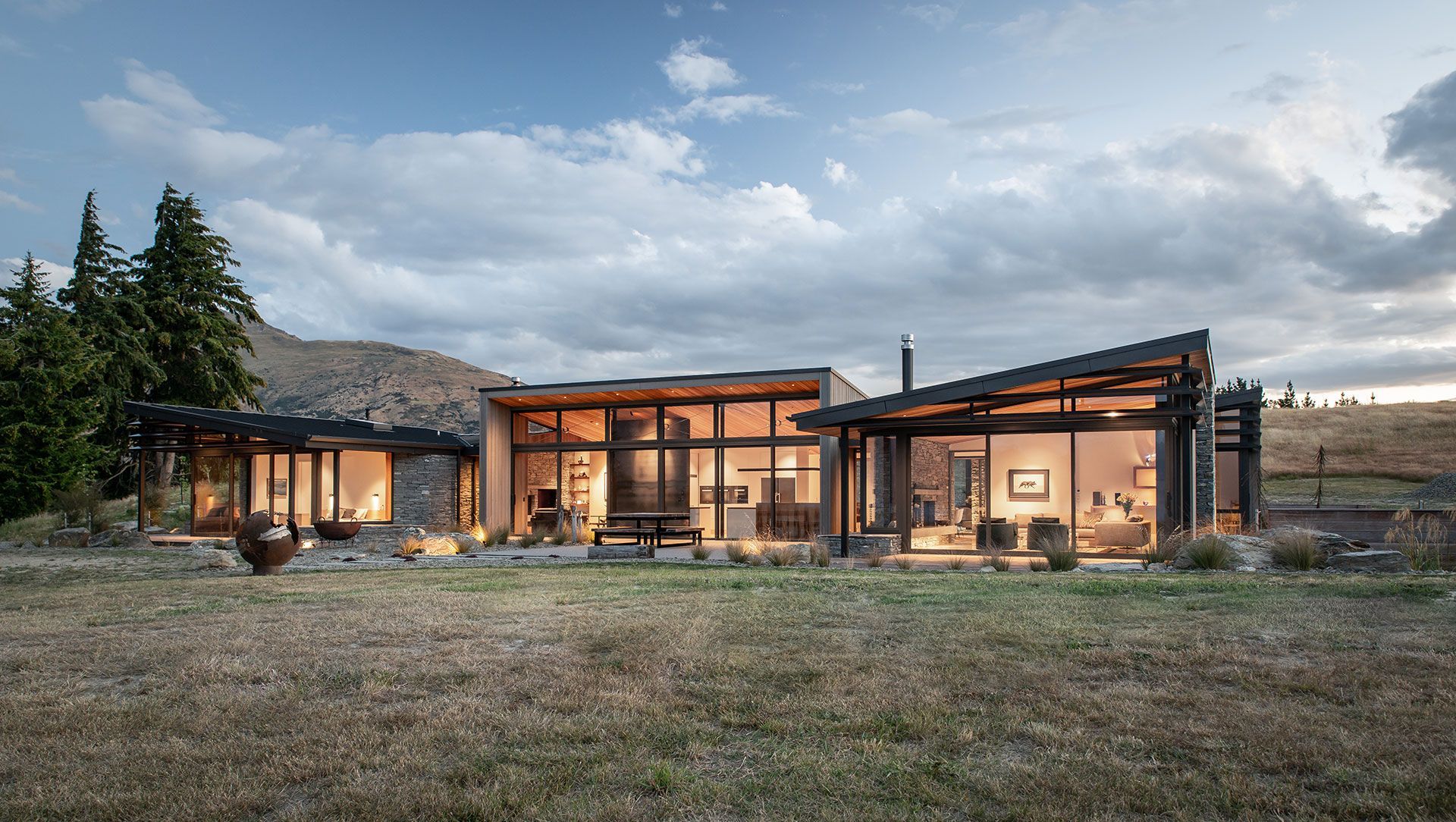 Lake Hāwea House, Lake Hāwea banner