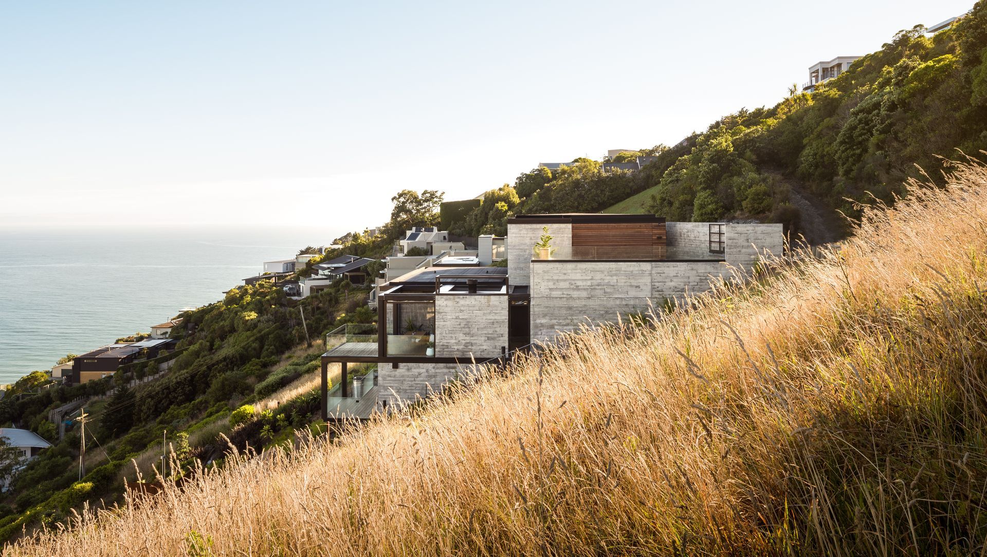 Scarborough Béton Brut: a dramatic in-situ concrete house banner