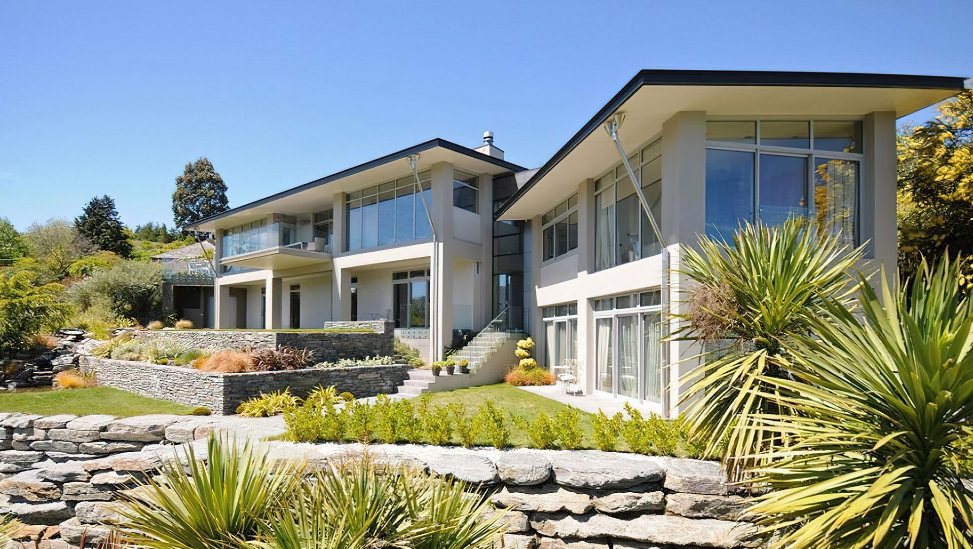 Lake Hayes Luxury Home banner