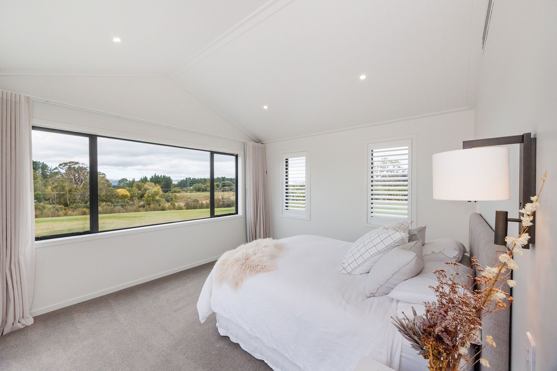 ManawatuZanderbedroom1.jpg