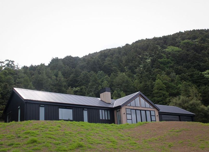 Black & Cedar Family Home - Kauri, Northland