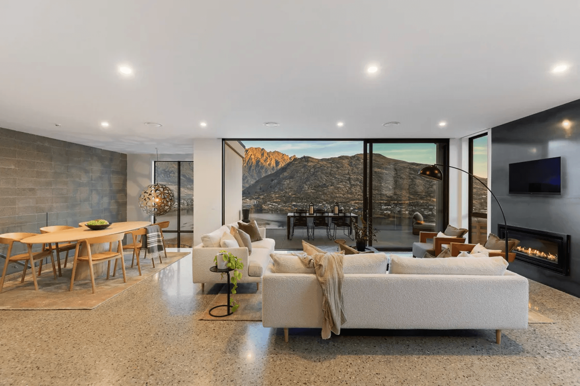 Lynch Lane,  Queenstown